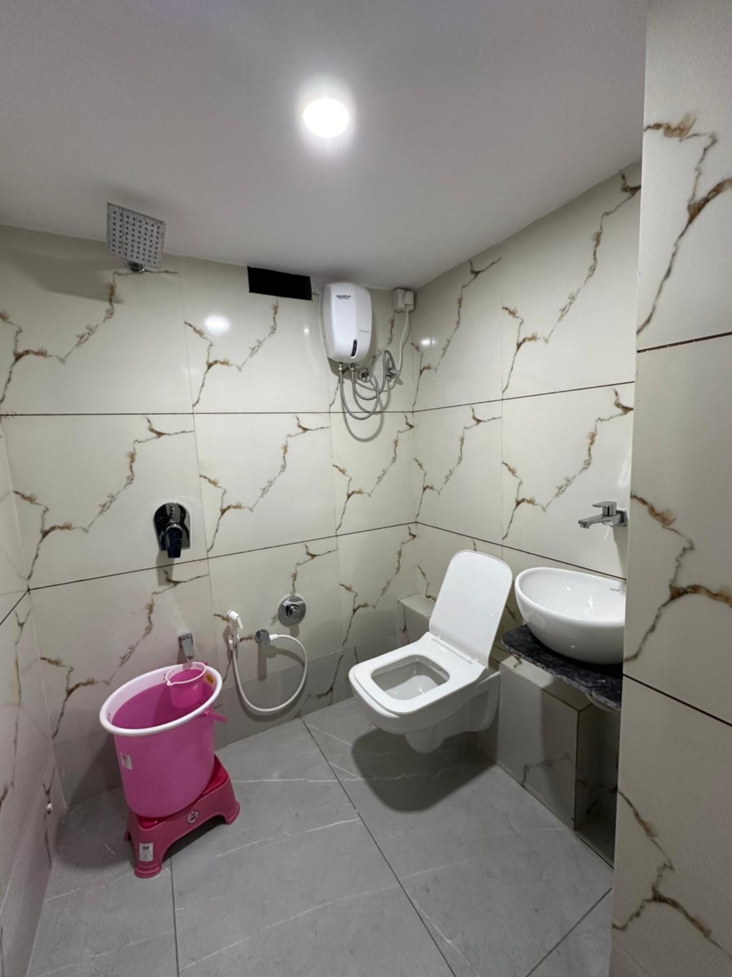 Hotel Golden View Вадодара Экстерьер фото